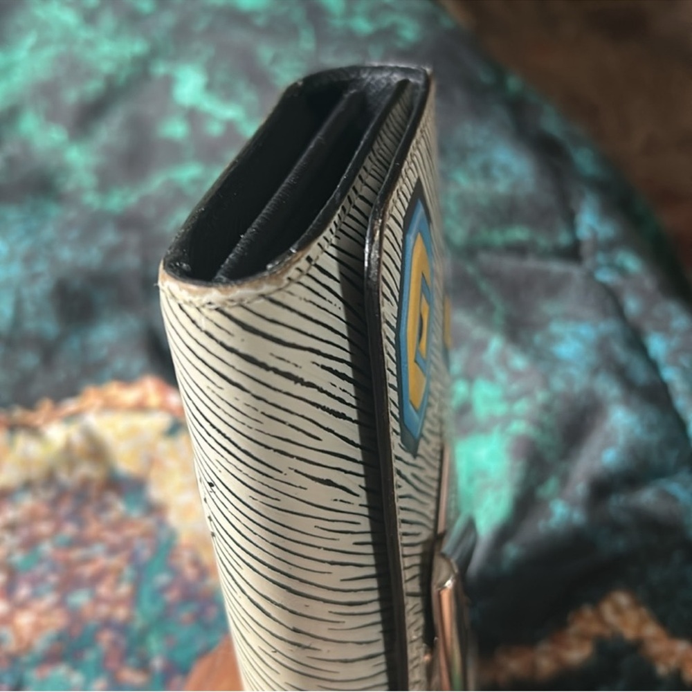 Louis Vuitton Limited Edition Multicolor Aztec Epi Leather Twist Wallet - Picture 4 of 9